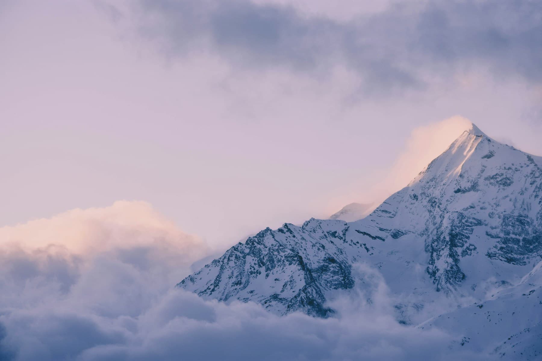 Everest Base Camp trail with mountain views