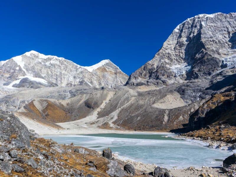 Dudh-Kunda-Lake-Solukhumbu-800x600
